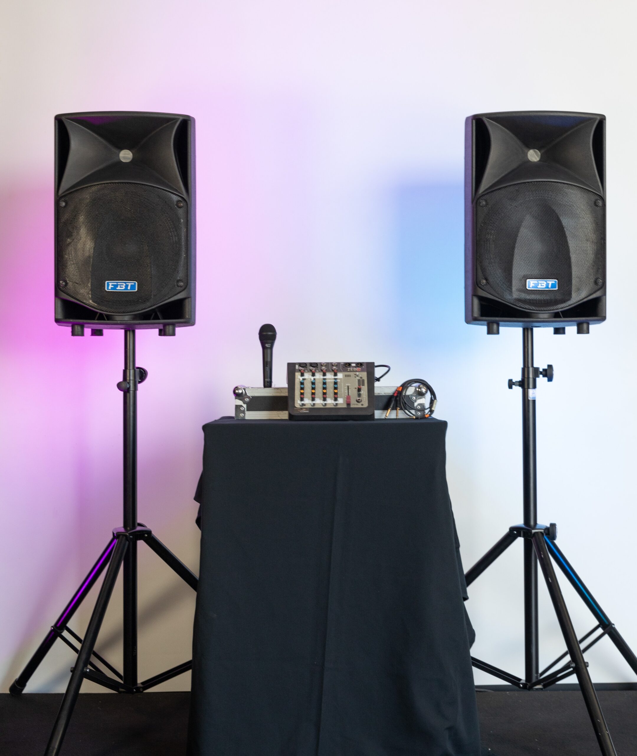#1 – Turn up the Beats – 1800 Watt Speaker Package
