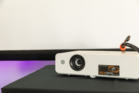#6 – Projector Package 6ft Screen - Image 3